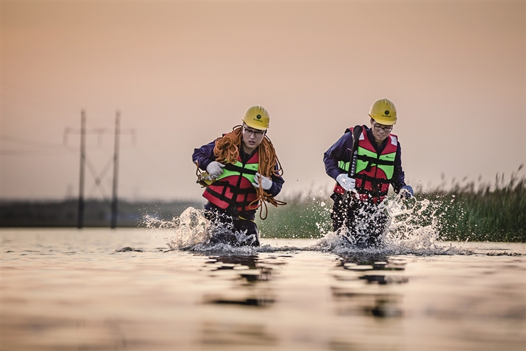 ���Ÿ��ɵ硷������Ʒչ